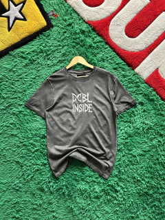 Remera prelavad regular gris estam - comprar online
