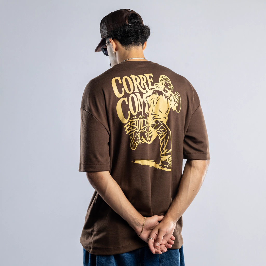 OVERSIZED MARROM CORRE COM ESTILO