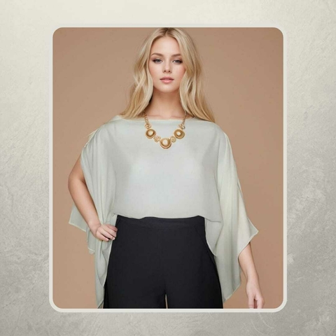 Blusa Capa Lisa OFF WHITE de Viscose