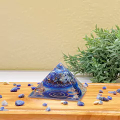 Orgonite Pirâmide - Sodalita - Elevação Espiritual - 6cm - comprar online