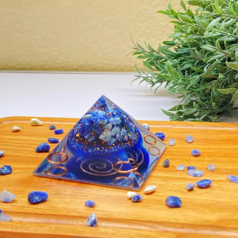 Orgonite Pirâmide - Sodalita - Elevação Espiritual - 6cm