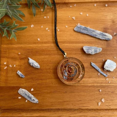 Colar Orgonite - Cianita Azul - Frequência de Cobre e Calêndula na internet