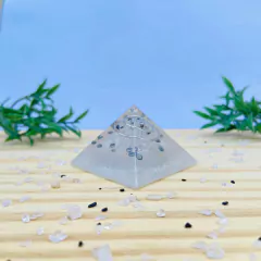 Orgonite Pirâmide - Lua Mística Branca - Pedra da Lua Natural - Vidência - comprar online