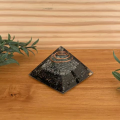 Orgonite Pirâmide - Metabólic Apatita Azul - Regulador Metabolico