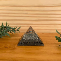 Orgonite Pirâmide - Metabólic Apatita Azul - Regulador Metabolico na internet