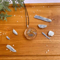 Colar Orgonite - Cianita Azul - Frequência de Cobre e Calêndula - comprar online