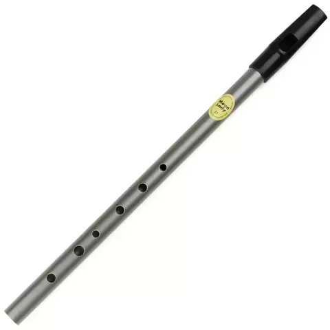 Flauta de sopro de 6 furos em metal com bocal preto e etiqueta amarela.