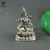 Estátua pequena de cobre da Tara Verde Bodhisattva em posição de meditação sobre base decorativa
