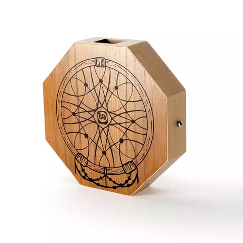 Cajón acústico portátil octogonal com design em madeira e ilustrações detalhadas.