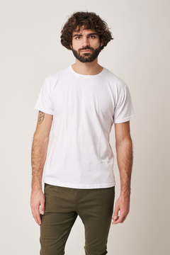 Combo Outfit 4: Chino Negro | Remera Basic R Blanca | Boxer - Custore