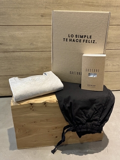COMBO OUTFIT 8: BERMUDA NEGRA | REMERA BASIC R GRIS | BOXER