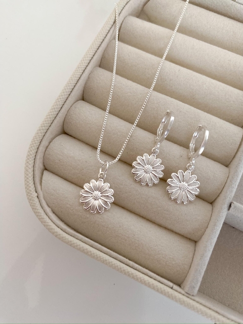 Conjunto Colar e Brinco Margarida