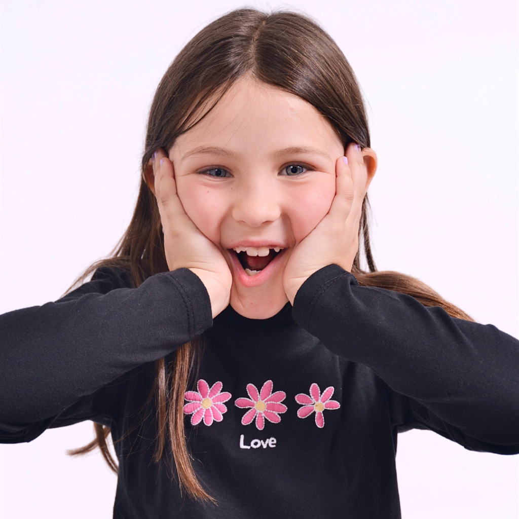 Camiseta Bordada Love