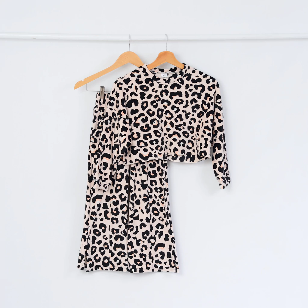 Conjunto Plush Mom + Buzo "Animal print"