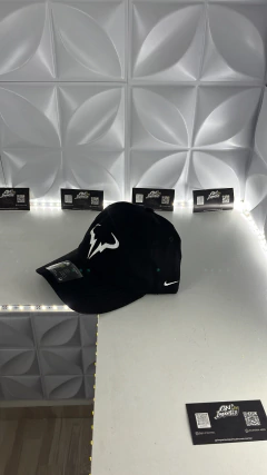 BONÉ RAFAEL NADAL / PRETO / LINHA PREMIUM na internet