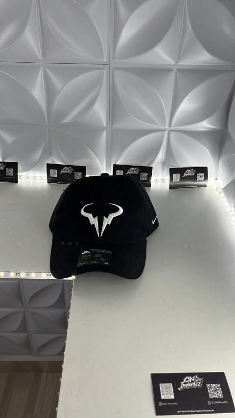 BONÉ RAFAEL NADAL / PRETO / LINHA PREMIUM