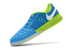 Nike Lunar Gato II na internet