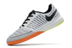 Nike Lunar Gato II na internet