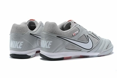 Supreme X Nike Gato - comprar online
