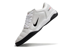 Nike T90 Futsal na internet