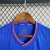 gola com o logo da castore na camisa rangers escocia