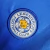 escudo do leicester na camisa leicester 23/24