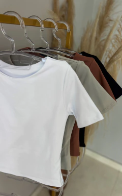 Blusa Básica em Poliamida - Preto na internet