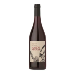 MIL SUELOS · MANOS NEGRAS · PINOT NOIR