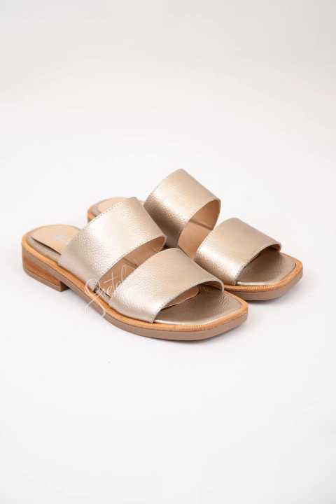 LINEA BAJA CUERO (2010)