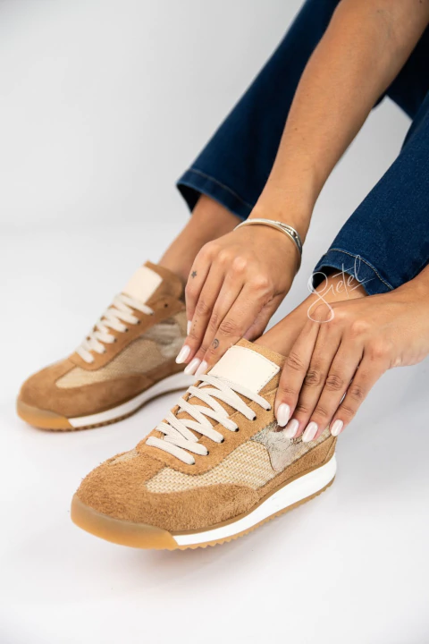 ZAPATILLAS CUERO Y RAFIA (POEMA)