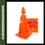 Cono naranja de 30 cm con agujeros para bastón, utilizado para entrenamiento deportivo y coordinación.
