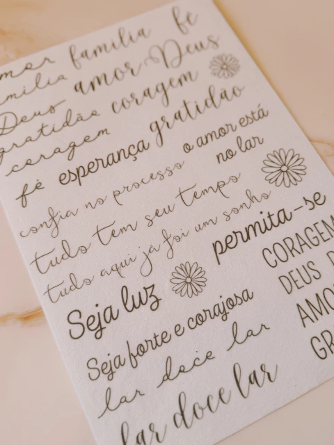 Entretela Adesiva Hidrossolúvel - Folha Palavras - comprar online