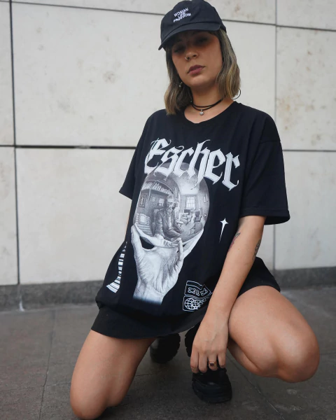Remera Escher