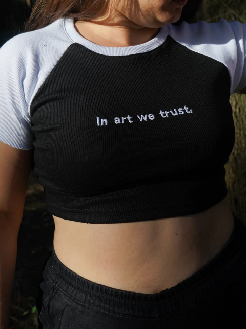 Top in Art we trust black