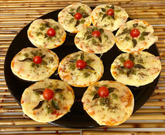 Pizza Mini (Mussarela, Calabresa, Marguerita ) com 08 unidades - comprar online