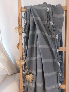 Manta tusor rayas y flecos | Fondo gris oscuro - comprar online