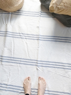 Alfombra Petit (70x150) | Tres rayas gris - comprar online