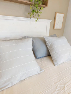 Gris perla rayas blancas | 50x50cm en internet