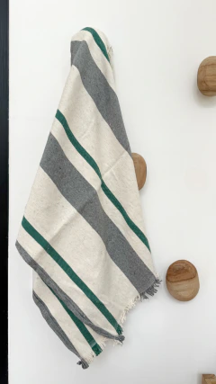 Alfombra Cuadrada (150x150) | Raya ancha gris con franja verde