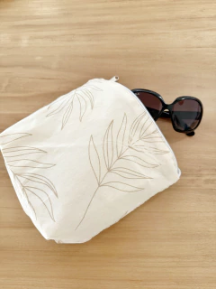 Necessaire hojas visón en internet