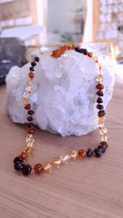 COLLAR ÁMBAR BEBÉ 32CM ARCO IRIS - comprar online