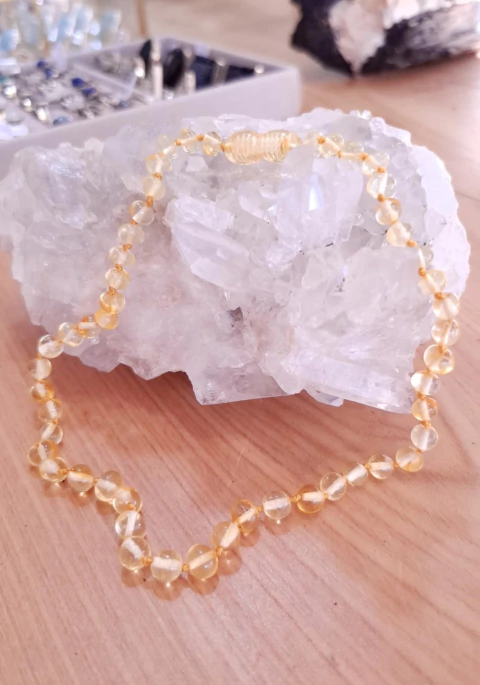 COLLAR BEBÉ ÁMBAR BÁLTICO (32CM) LIMÓN