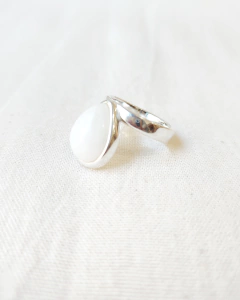 Anillo Cuarzo Blanco gota