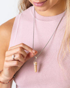 -SALE- COLLAR PÉNDULO CON FELDESPATO/ CUARZO BLANCO - Ámbar accesorios