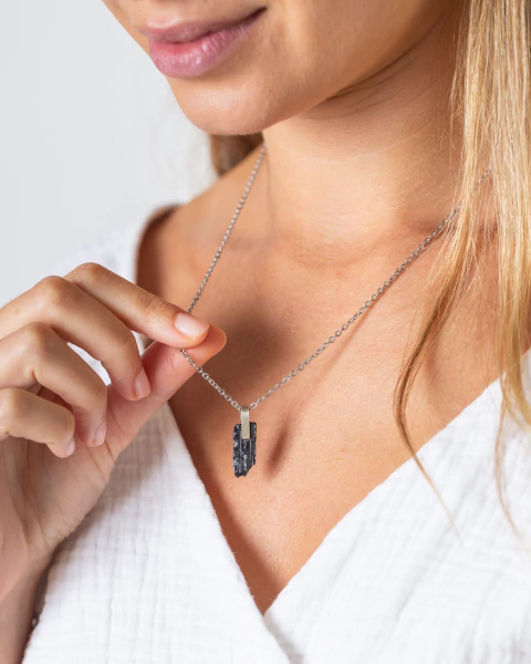 -SALE- COLLAR REFUGIO CON TURMALINA NEGRA - comprar online