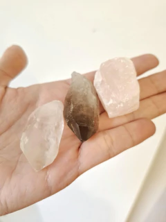 Bag 3 Piedras - CUARZO ROSA, CUARZO CRISTAL y CUARZO AHUMADO - comprar online