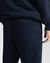 Pantalón relajado azul en internet