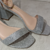 Sandália salto bloco tira única brilhosa prata Galaxi - Becca Calçados Numeração especial | Sapatos Grandes | Plus Size