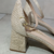 Sandália salto bloco tira única brilhosa ouro Galaxi - Becca Calçados Numeração especial | Sapatos Grandes | Plus Size