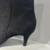 Bota feminina cano médio de suede (camurça) com bico fino cor preta na internet